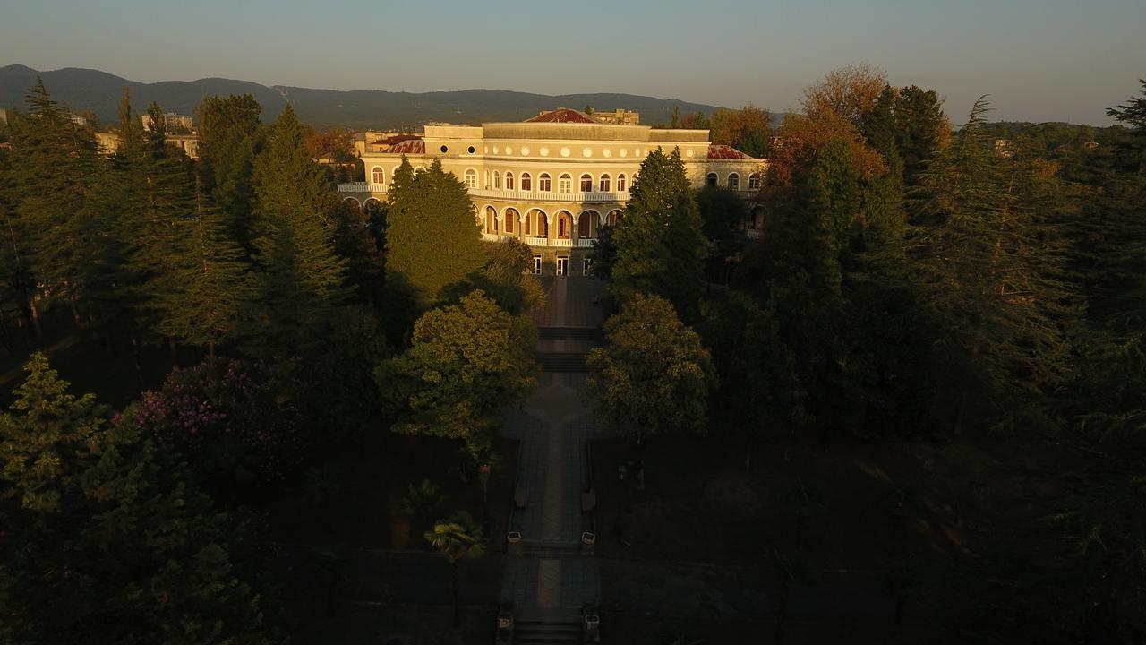 Legends Tskaltubo Spa Resort Екстериор снимка